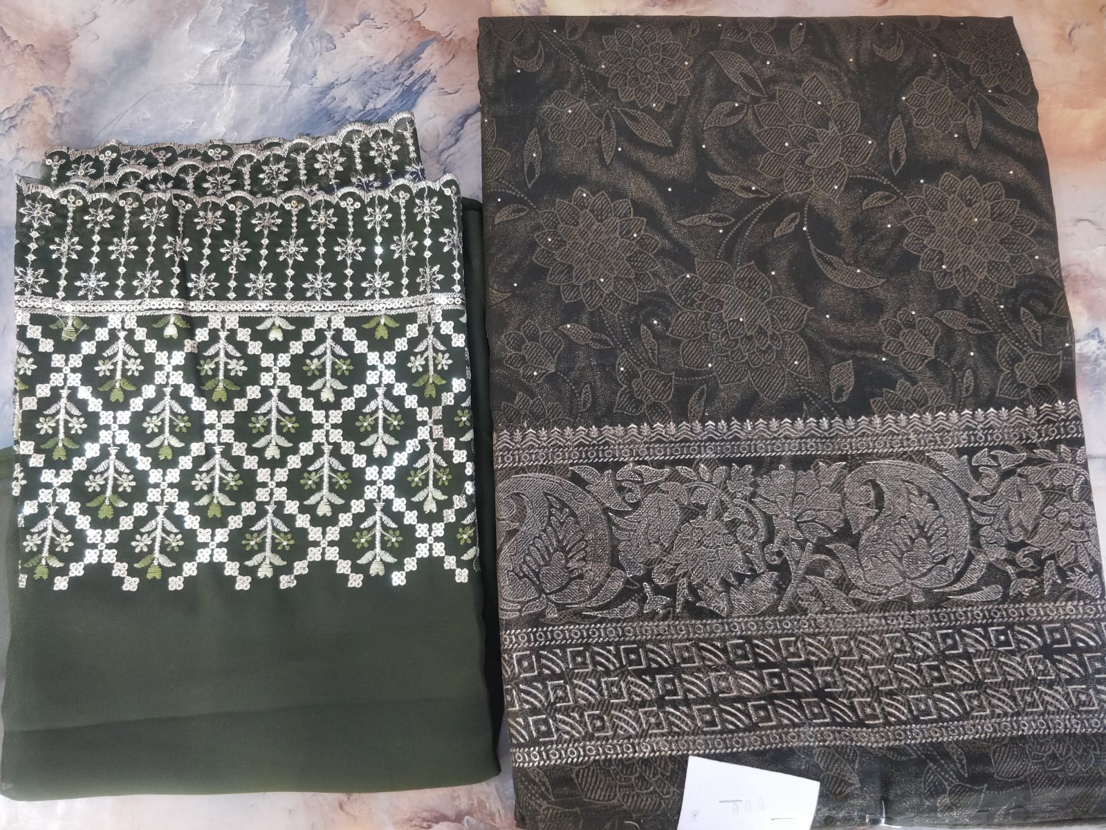 Black Blended Silk Saree with Gold Zari Work | Party Wear Banarasi Saree - Image 4